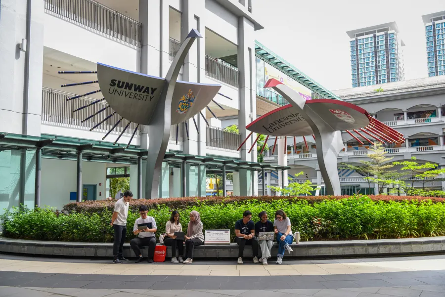 Campus Scenic Spots & Guides