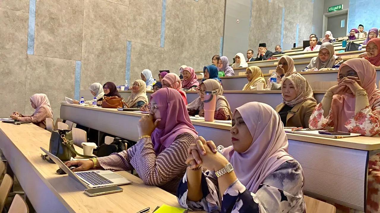 Sunway University Hosts 70 JPN Selangor Teachers for Educational Programmes Showcase