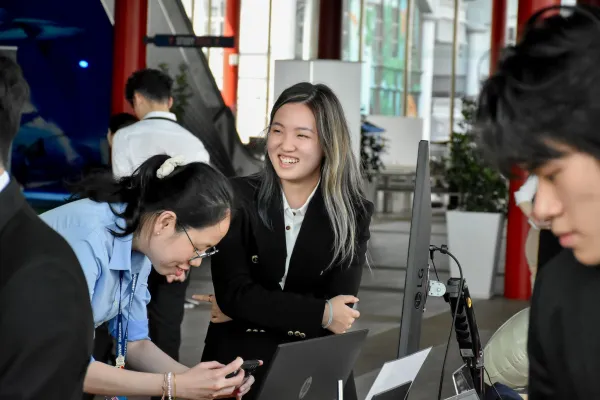 Final-year Business Analytics students presented their outstanding capstone projects at the Observation Deck, Sunway University on 17 December 2024.