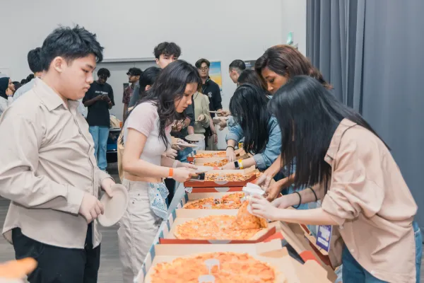 Freshman Fiesta: SUSC Welcomes New Students with Blast to the Past