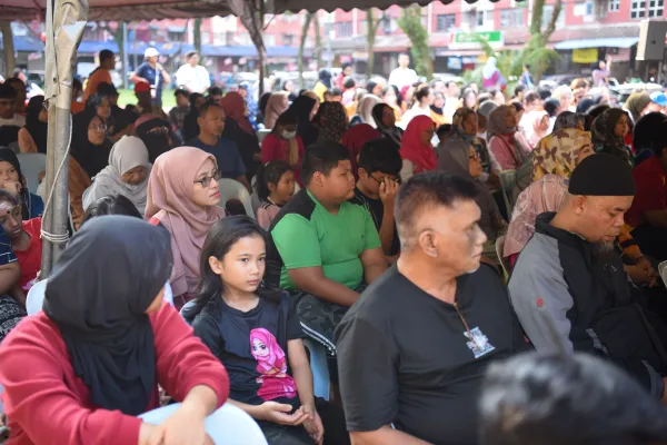crowd2