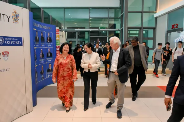Sunway Distinguished Alumni Award to Her Excellency Nimul Cham