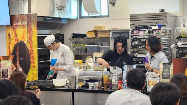 Showcasing Pastry Innovation with VALRHONA: Travel Cakes & Chocolate Drinks Workshop 