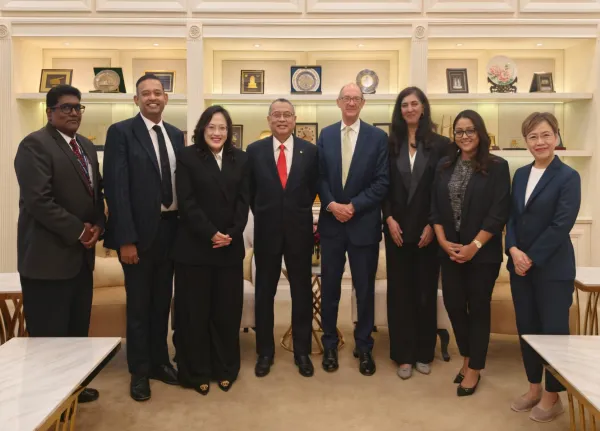 Professor William Swadling Visits Sunway University for Academic Exchange