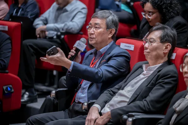 Professor William Swadling Visits Sunway University for Academic Exchange