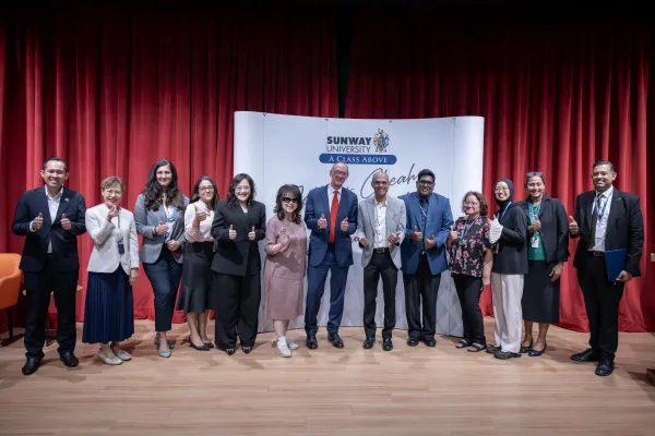 Professor William Swadling Visits Sunway University for Academic Exchange