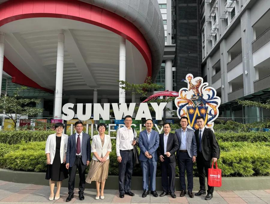 Leaders from Huizhou University visited Sunway University