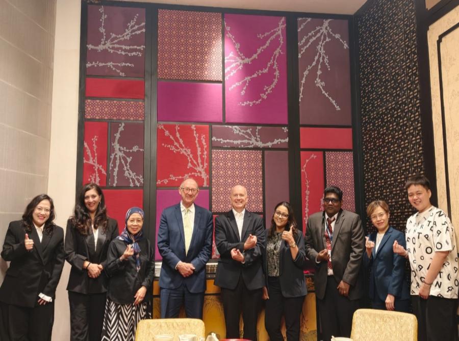 Professor William Swadling Visits Sunway University for Academic Exchange