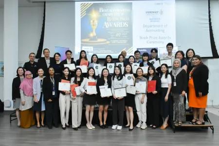 Sunway Business School Honours Top Accounting Students at Book Prize Award Ceremony
