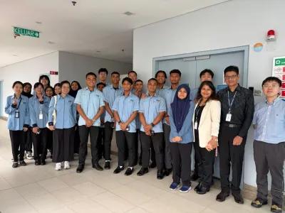 Inspiring Minds: Visit from UPNM Students to SCEEST