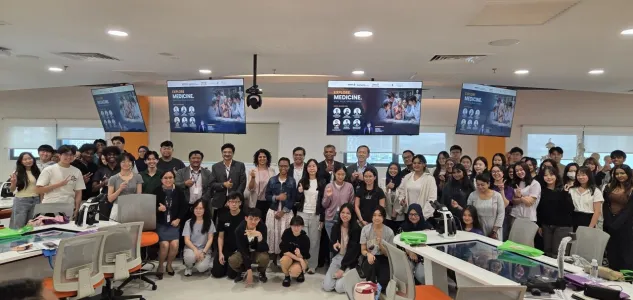 Pre-University Students Explore Careers in Medicine