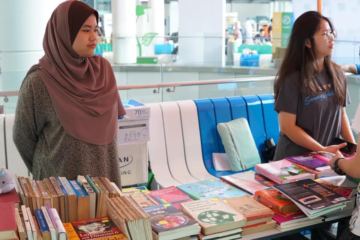 Book donatio booth