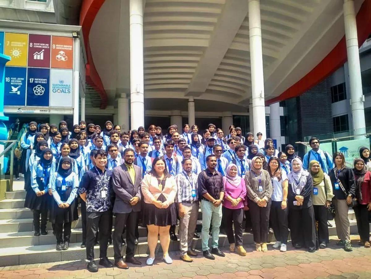 Villa International High School, Maldives Visits the Faculty of Medical and Life Sciences