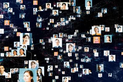 Neighbourhood Online Communities: The Expansion of Virtual Relationships and Networking