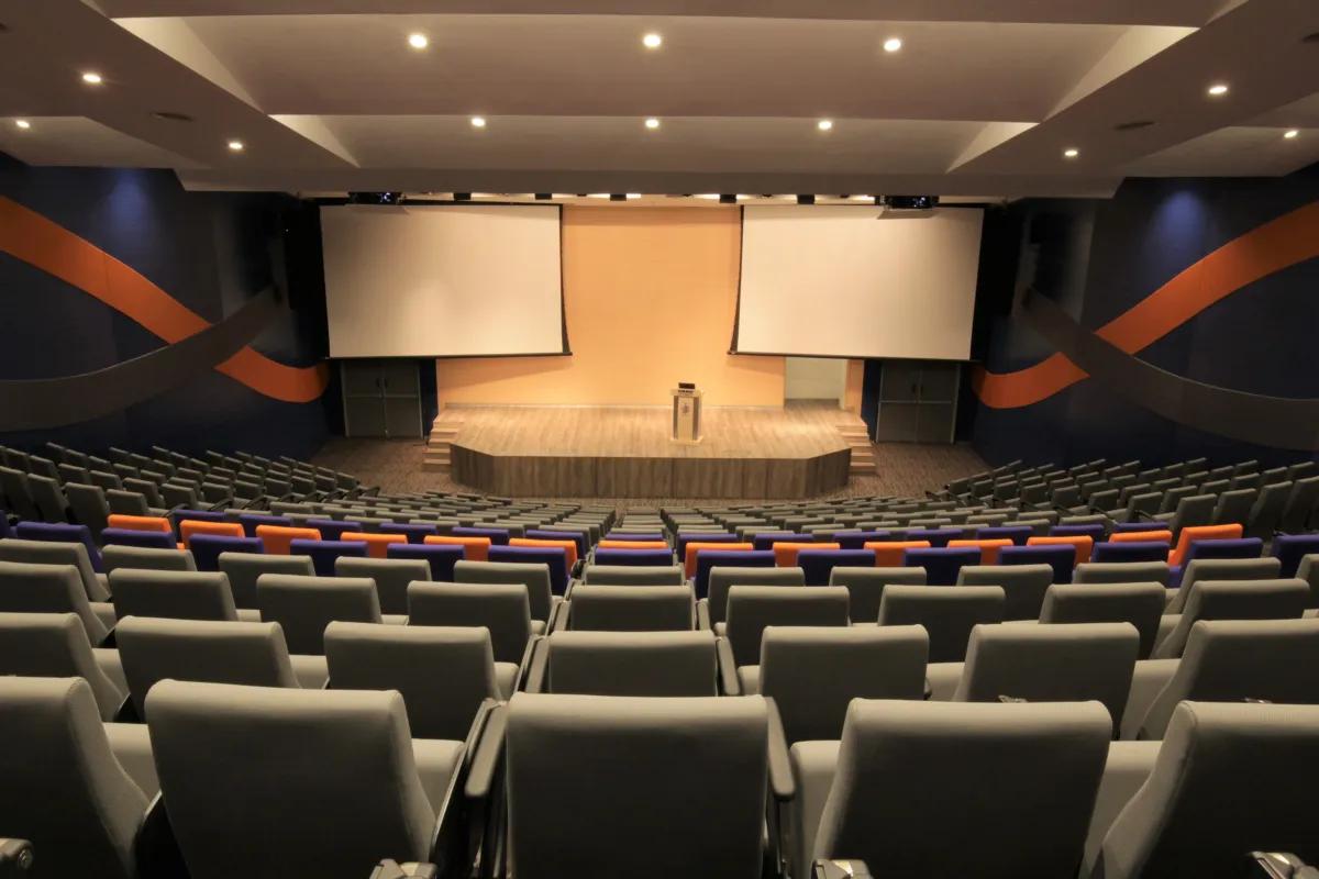 View of the JC1 Lecture Theatre used for classes as well as guest lectures and events.