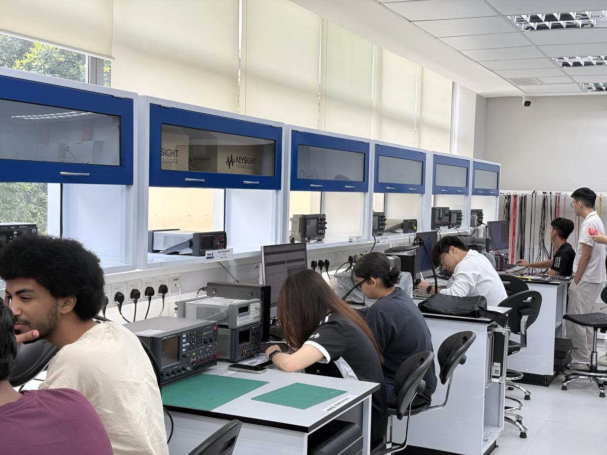 Electronics Engineering Lab at Sunway Uni
