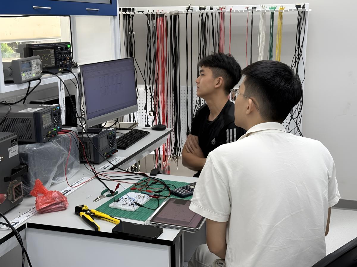 Electronics Engineering Lab at Sunway Uni