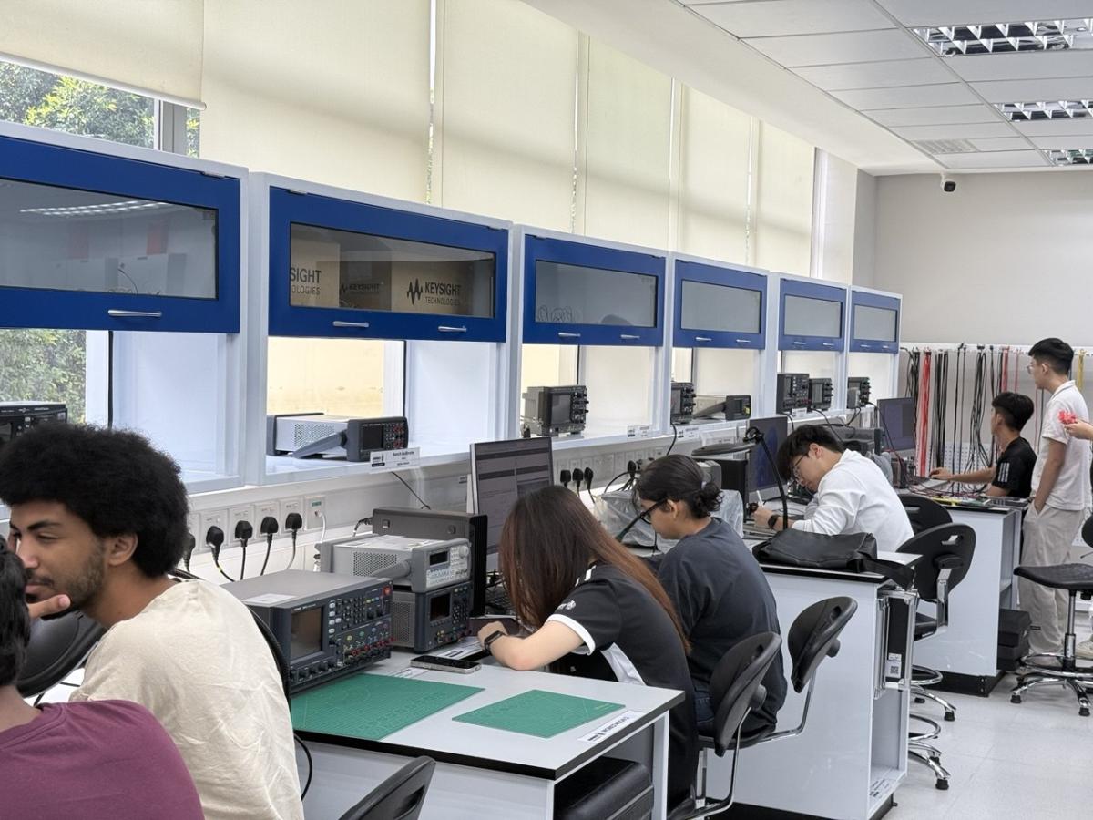 Electronics Engineering Lab at Sunway Uni